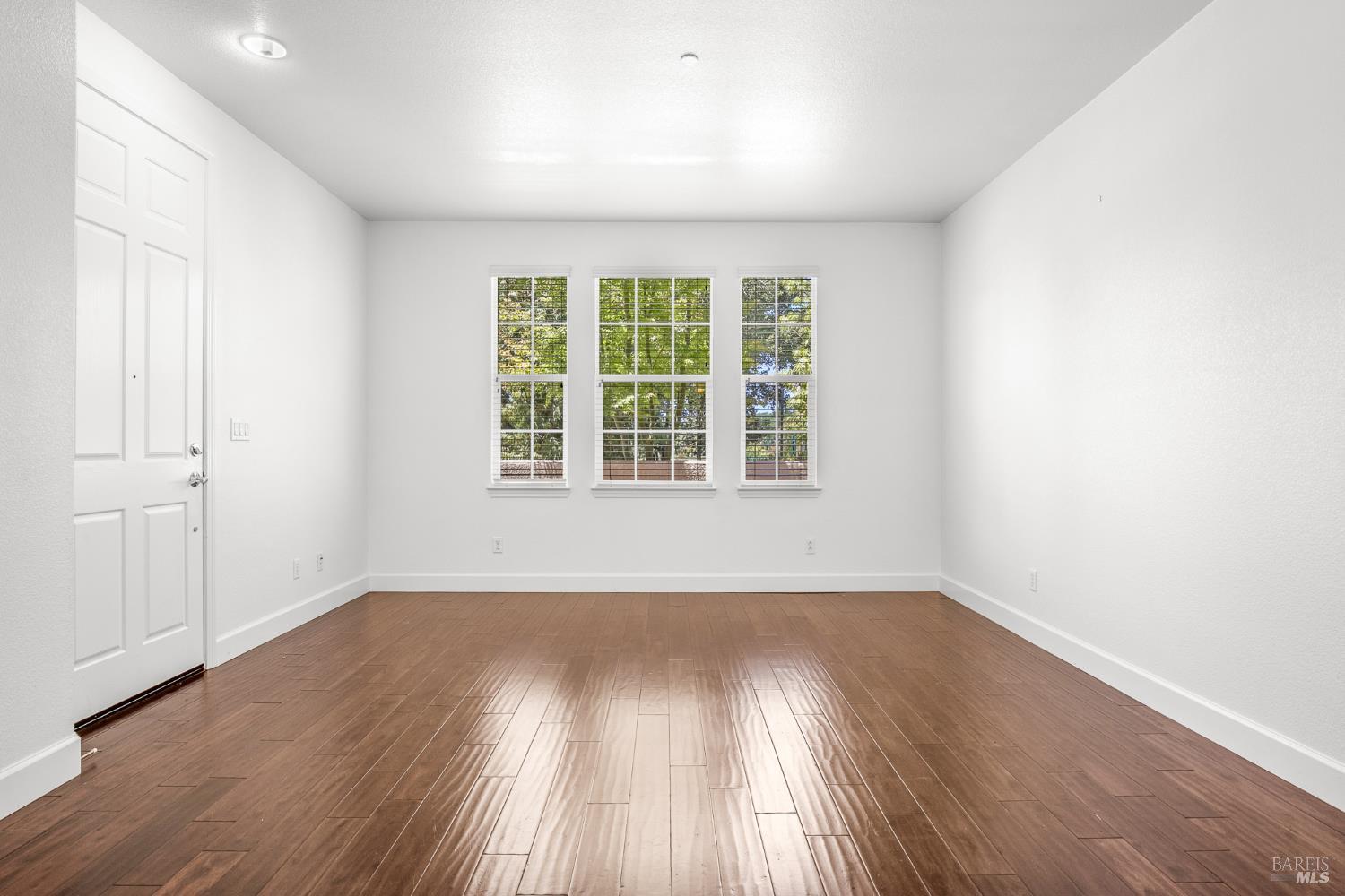 2216 Bell Flower Lane Santa Rosa, CA 95404 - Photo 12 of 66 Living Room