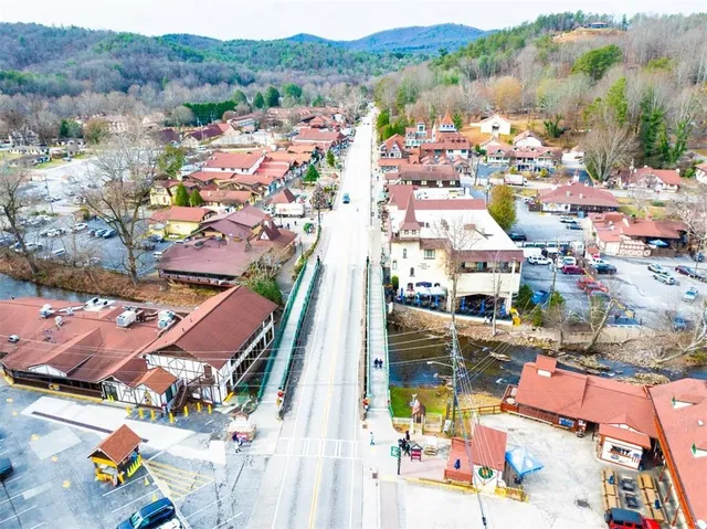 $649,900 | 81 Dach Bruecke Gasse, Helen, GA 30545