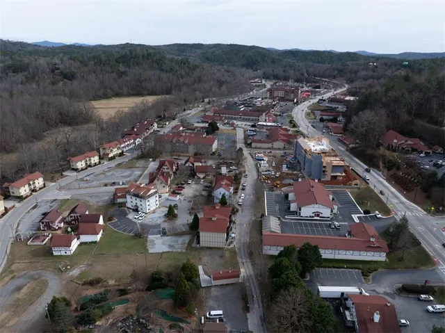 $649,900 | 81 Dach Bruecke Gasse, Helen, GA 30545