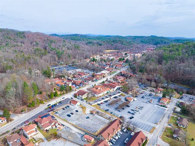 $649,900 | 81 Dach Bruecke Gasse, Helen, GA 30545