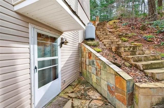 $649,900 | 81 Dach Bruecke Gasse, Helen, GA 30545