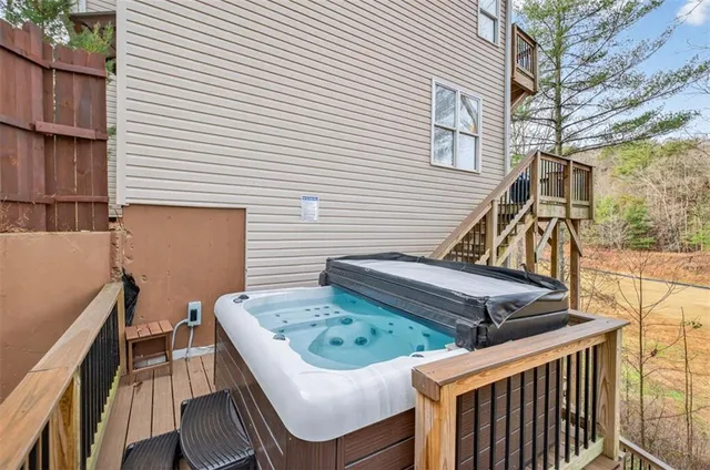 $649,900 | 81 Dach Bruecke Gasse, Helen, GA 30545