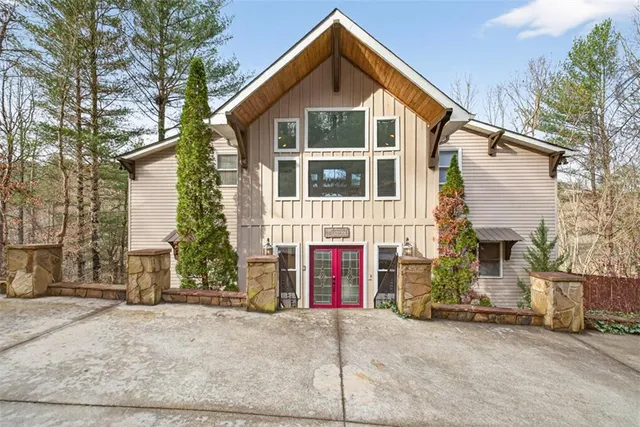 $649,900 | 81 Dach Bruecke Gasse, Helen, GA 30545