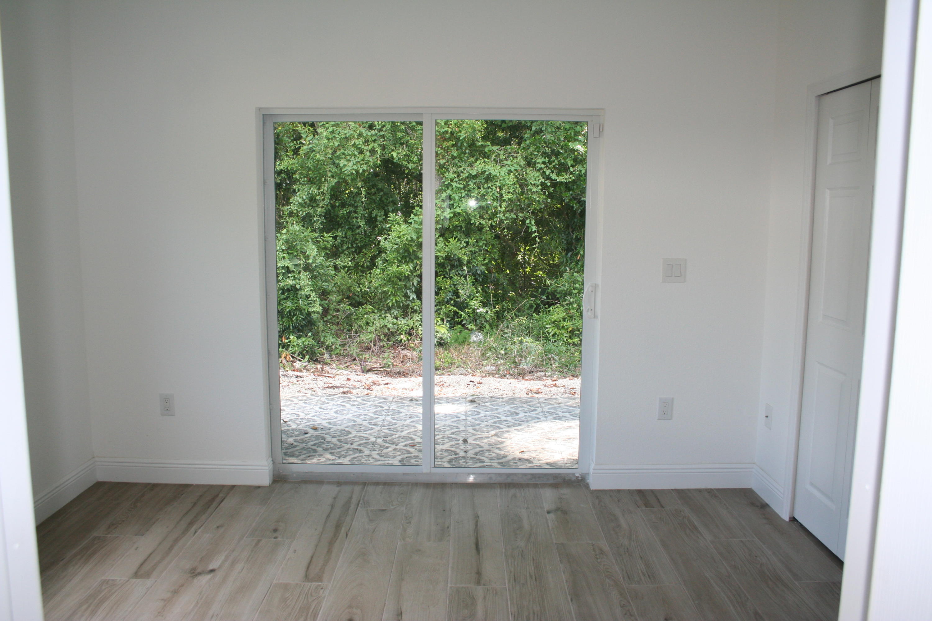716 Barcelona Road Key Largo, FL 33037 - Photo 13 of 29 2018-10-12 23.50.52