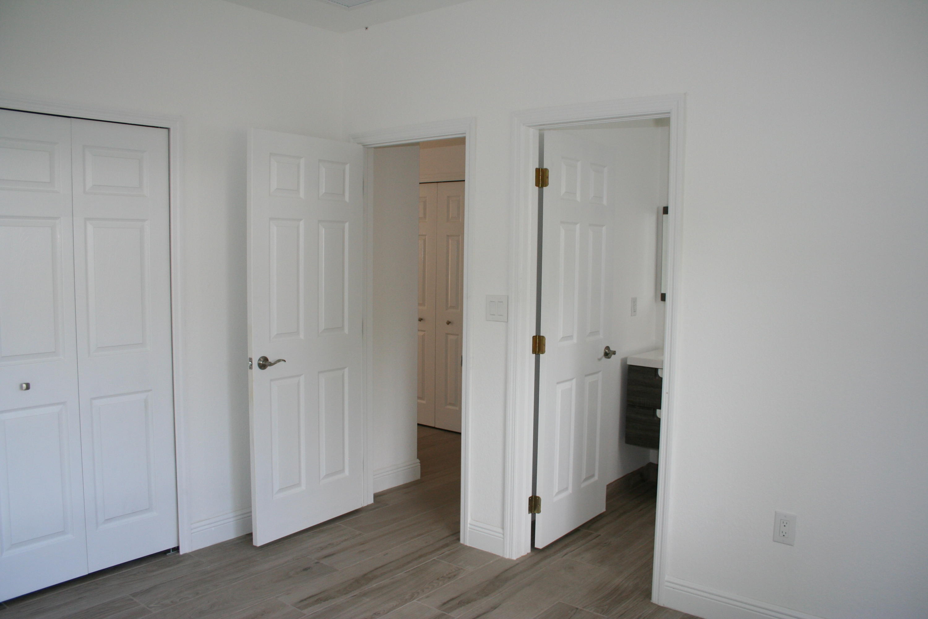 716 Barcelona Road Key Largo, FL 33037 - Photo 14 of 29 2018-10-12 23.51.07