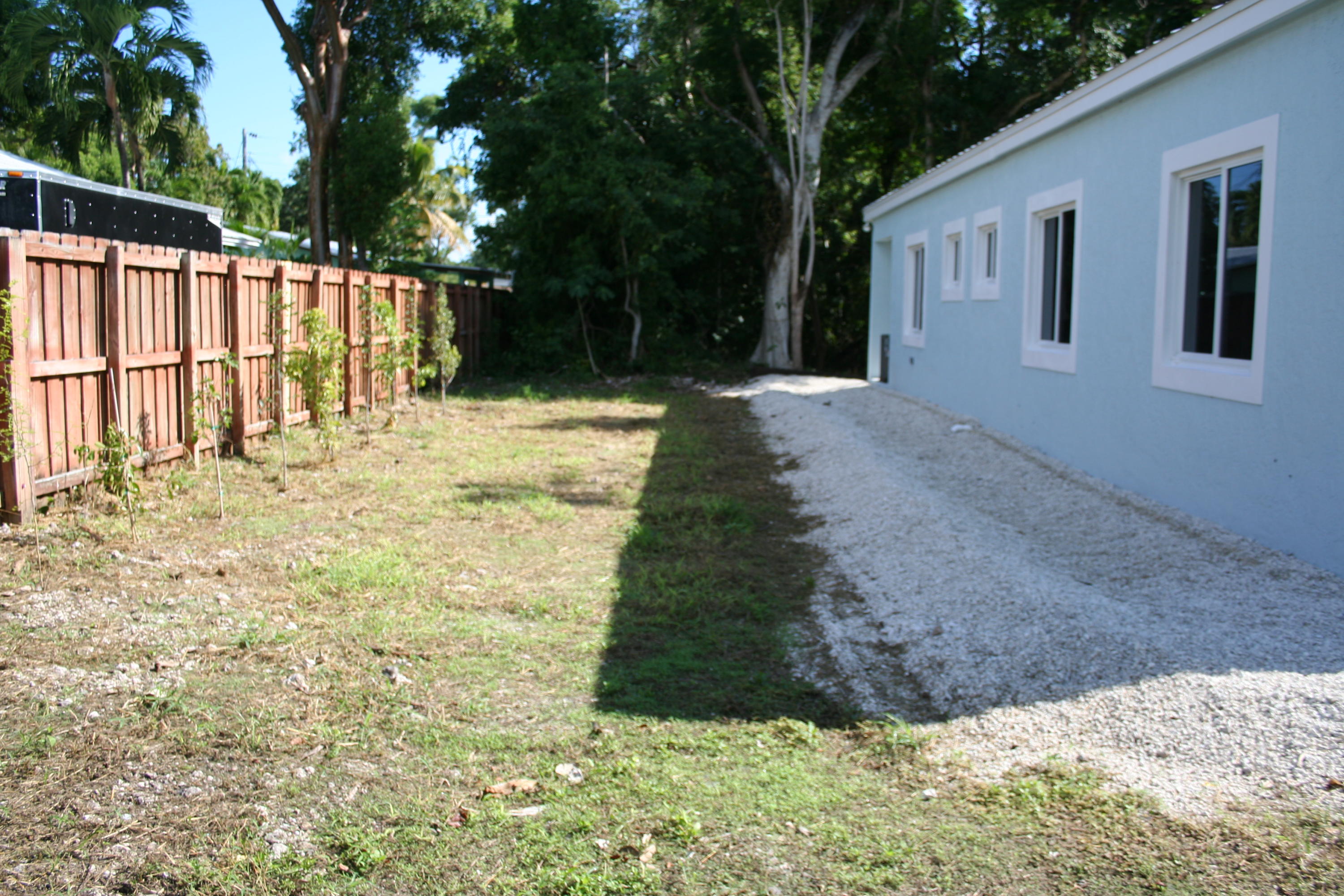 716 Barcelona Road Key Largo, FL 33037 - Photo 28 of 29 2018-11-21 01.10.02