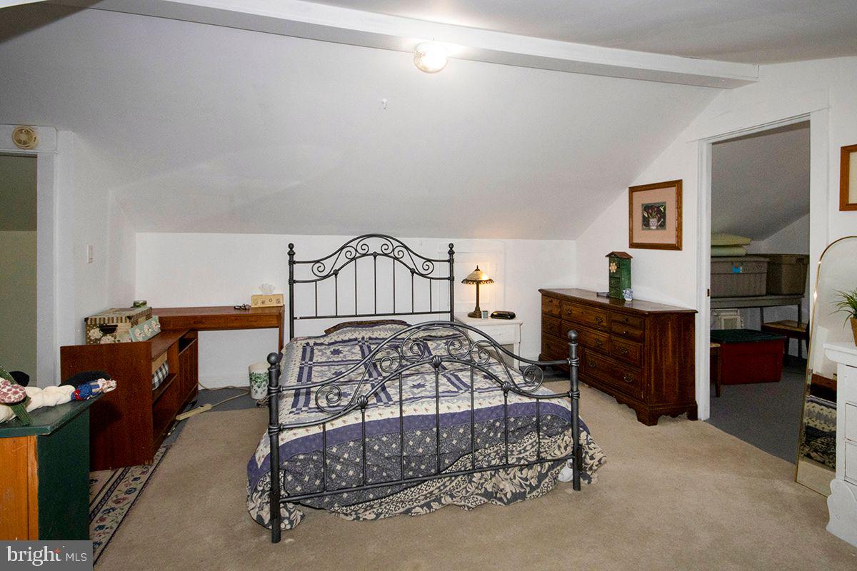 203 Berlin Road North Lindenwold, NJ 08021 - Photo 15 of 29 Upper Floor Main Bedroom: vaulted ceiling