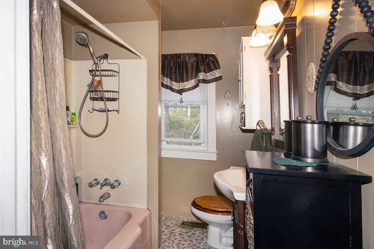 203 Berlin Road North Lindenwold, NJ 08021 - Photo 26 of 29 Main Level: Bathroom