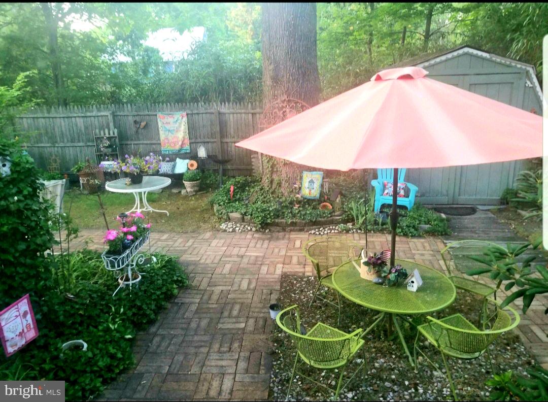 203 Berlin Road North Lindenwold, NJ 08021 - Photo 27 of 29 Exterior Back: In Season