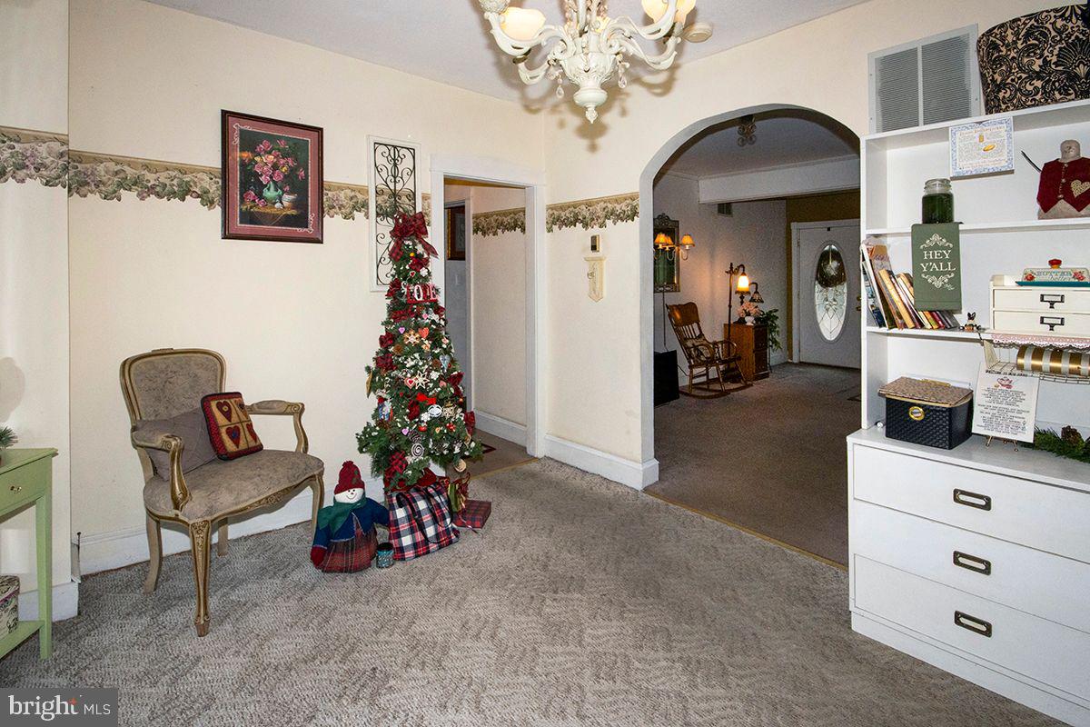 203 Berlin Road North Lindenwold, NJ 08021 - Photo 8 of 29 Dining Room: Arched Entryway (L/R Backgr)