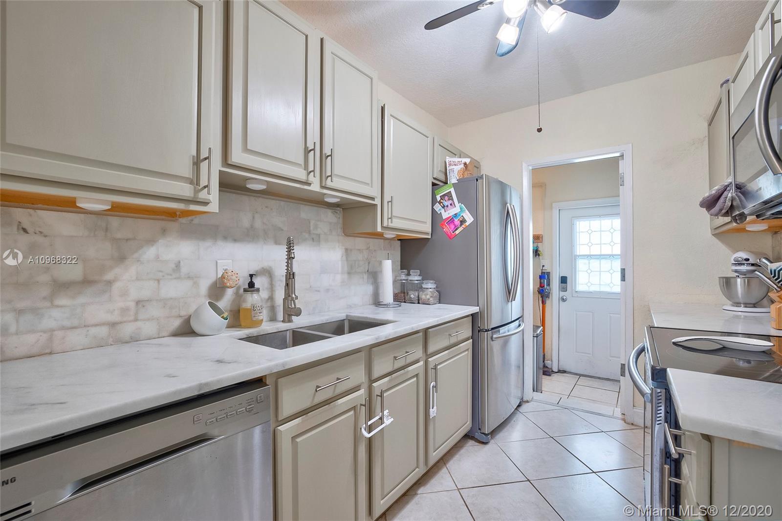 2755 Northeast 28th Avenue, Unit A4 Lighthouse Point, FL 33064 - Photo 11 of 37