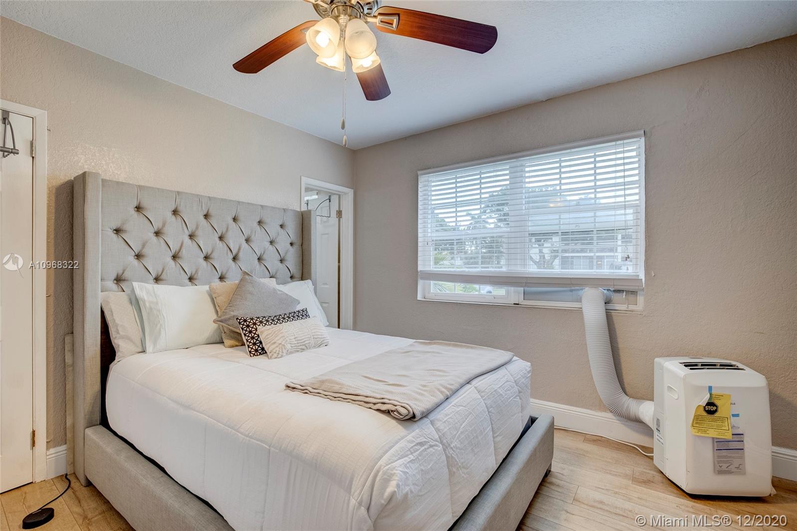 2755 Northeast 28th Avenue, Unit A4 Lighthouse Point, FL 33064 - Photo 19 of 37