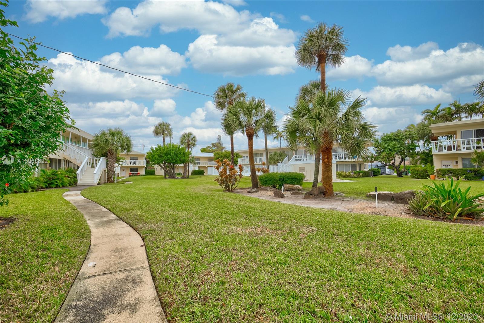 2755 Northeast 28th Avenue, Unit A4 Lighthouse Point, FL 33064 - Photo 23 of 37