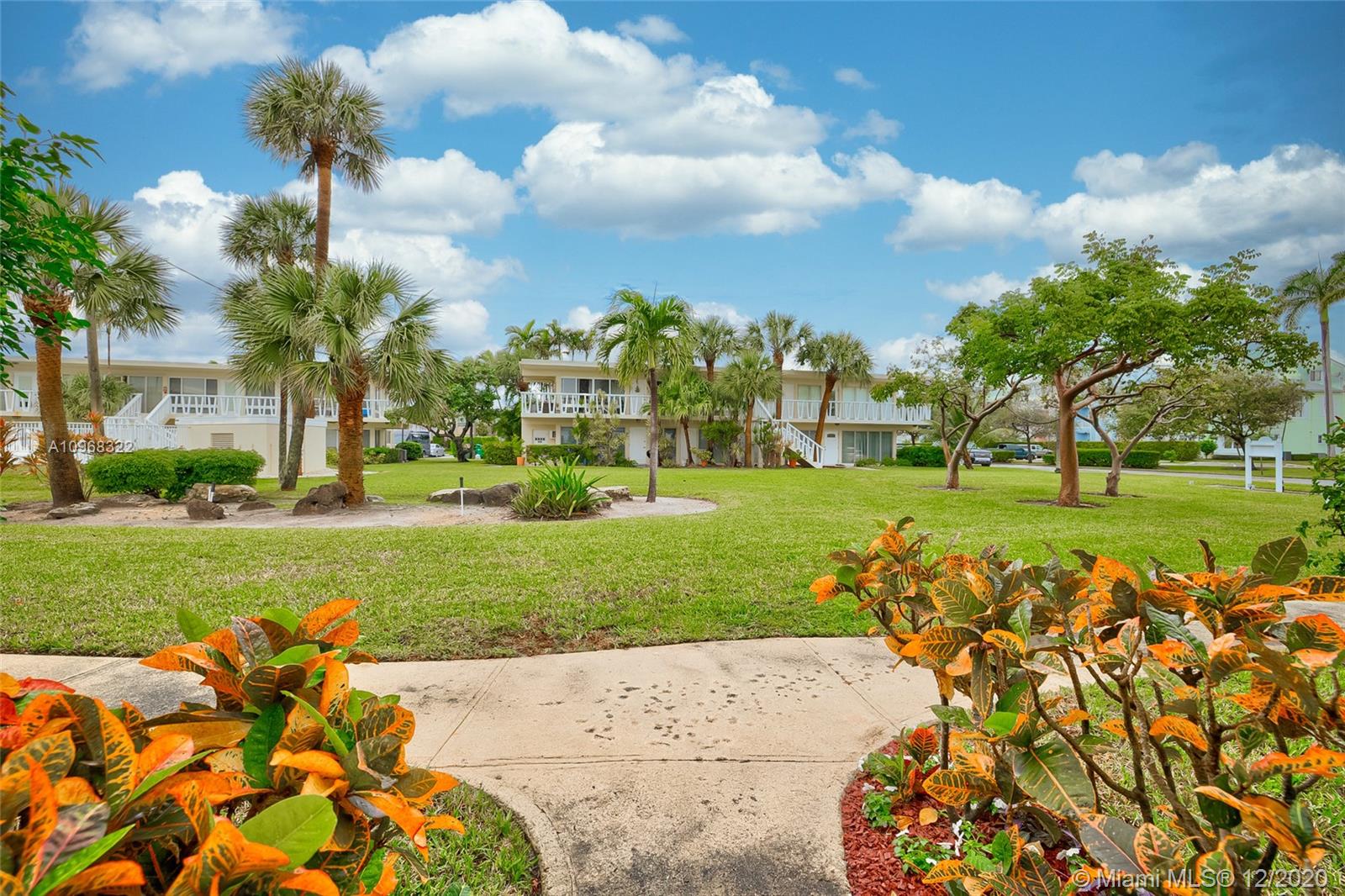 2755 Northeast 28th Avenue, Unit A4 Lighthouse Point, FL 33064 - Photo 24 of 37