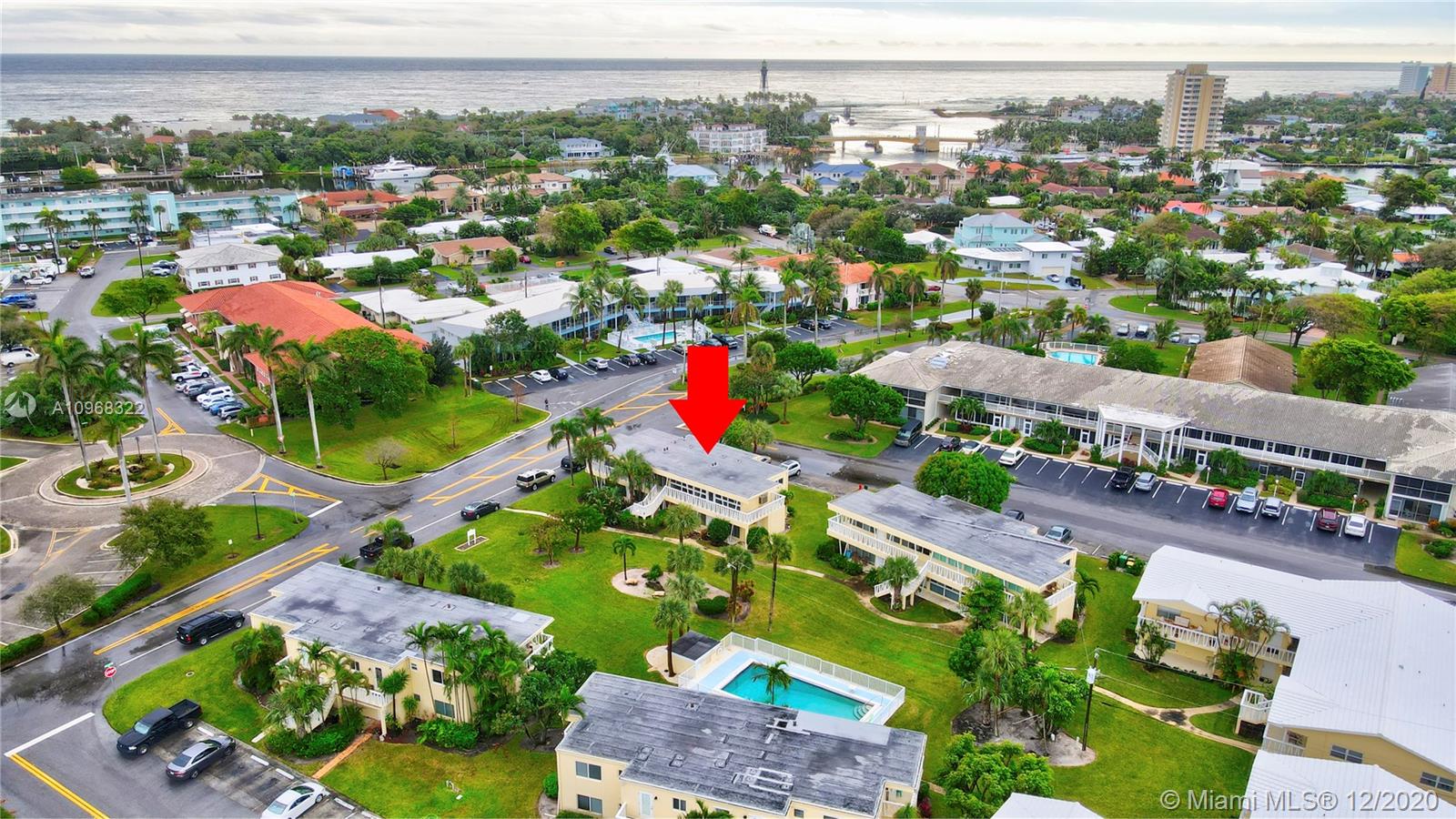 2755 Northeast 28th Avenue, Unit A4 Lighthouse Point, FL 33064 - Photo 31 of 37