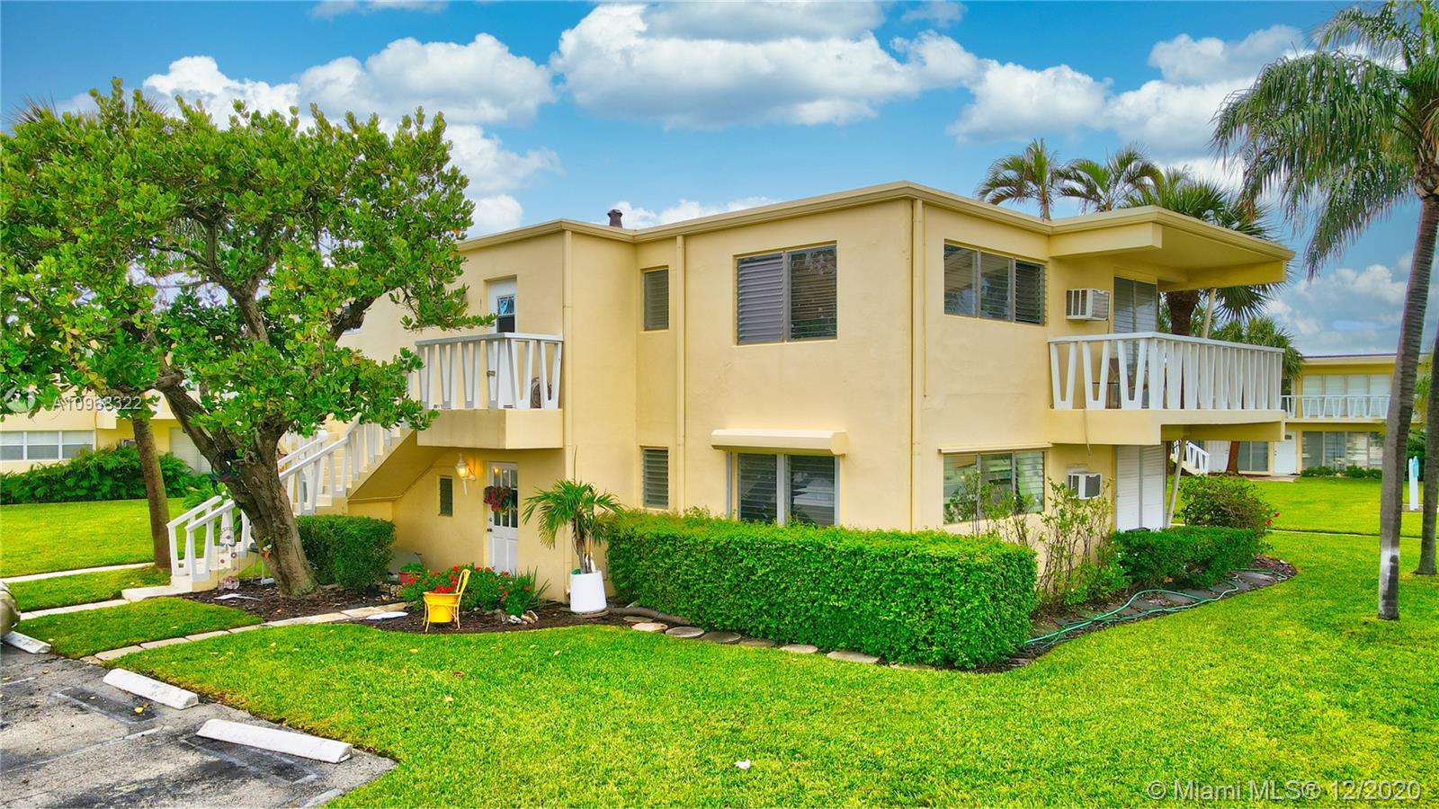 2755 Northeast 28th Avenue, Unit A4 Lighthouse Point, FL 33064 - Photo 36 of 37