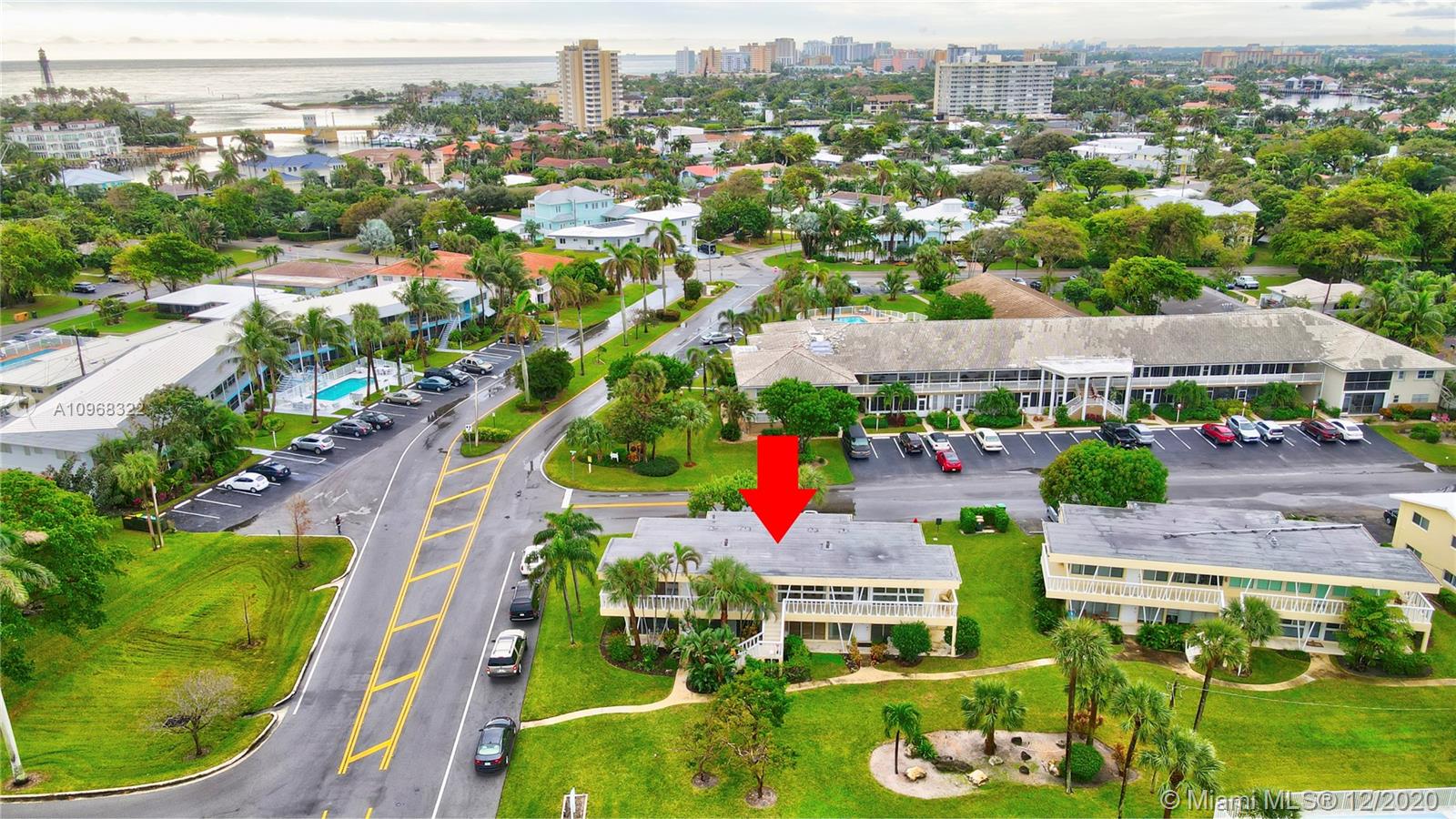 2755 Northeast 28th Avenue, Unit A4 Lighthouse Point, FL 33064 - Photo 5 of 37