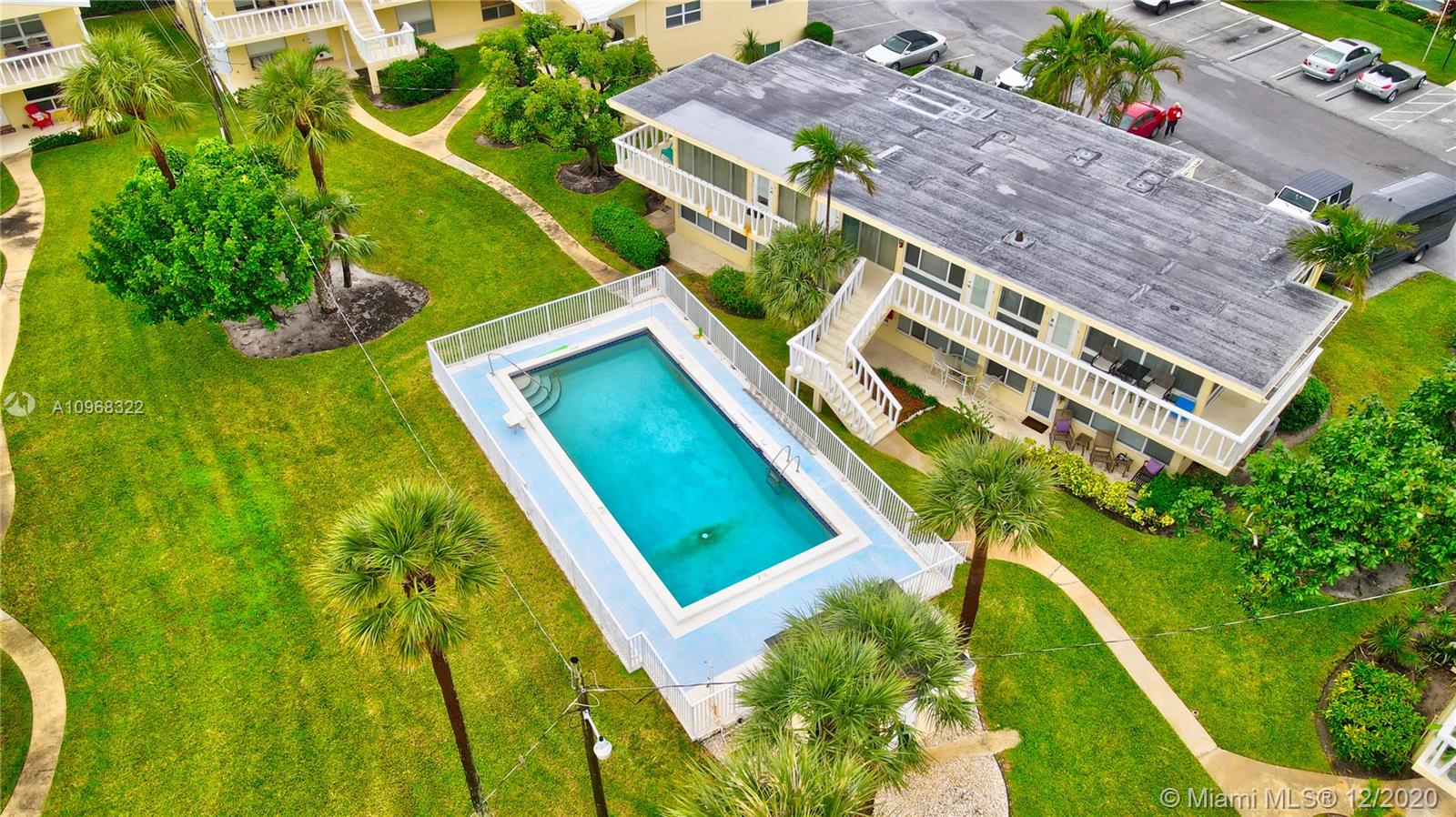 2755 Northeast 28th Avenue, Unit A4 Lighthouse Point, FL 33064 - Photo 6 of 37