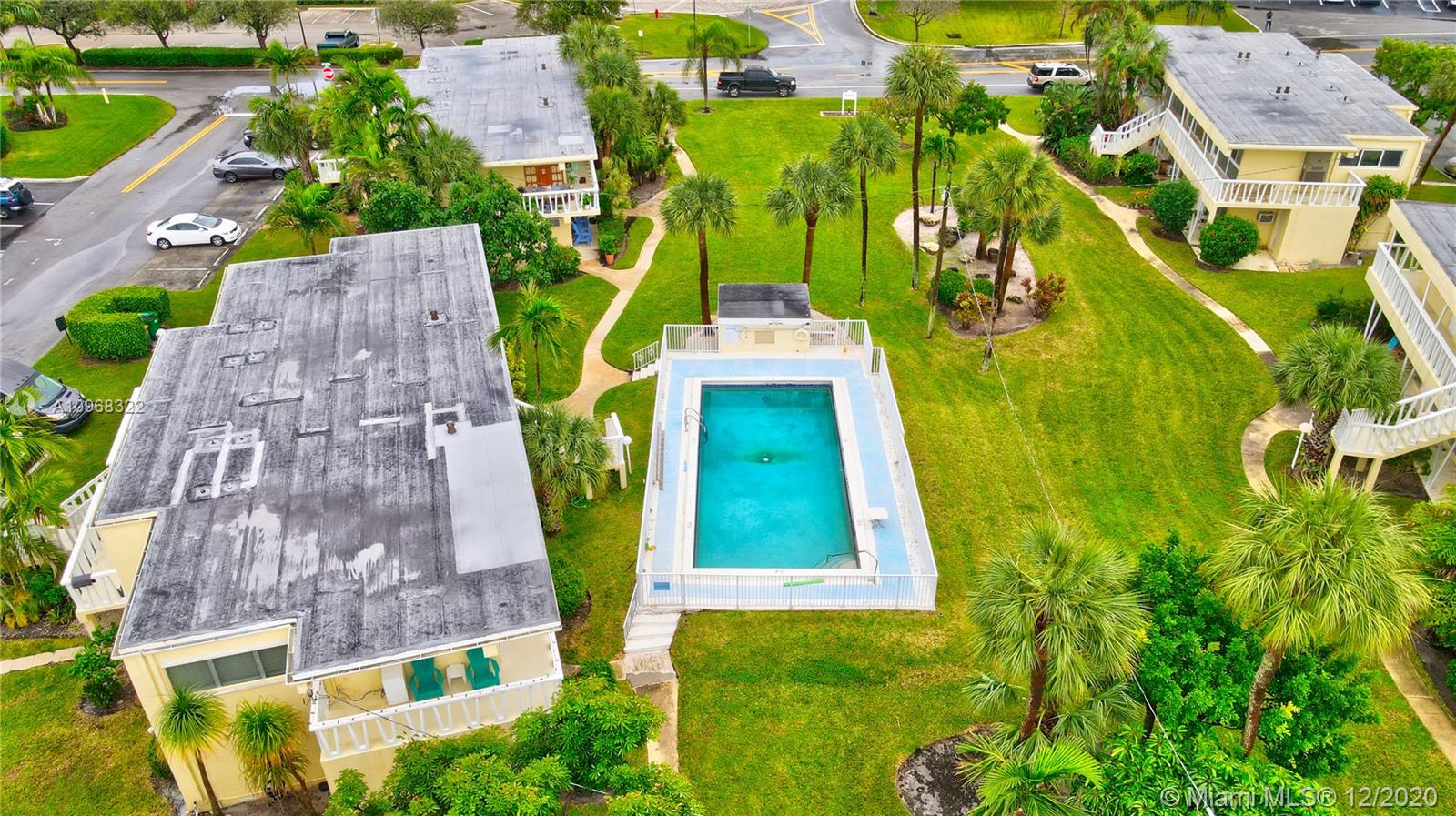 2755 Northeast 28th Avenue, Unit A4 Lighthouse Point, FL 33064 - Photo 7 of 37