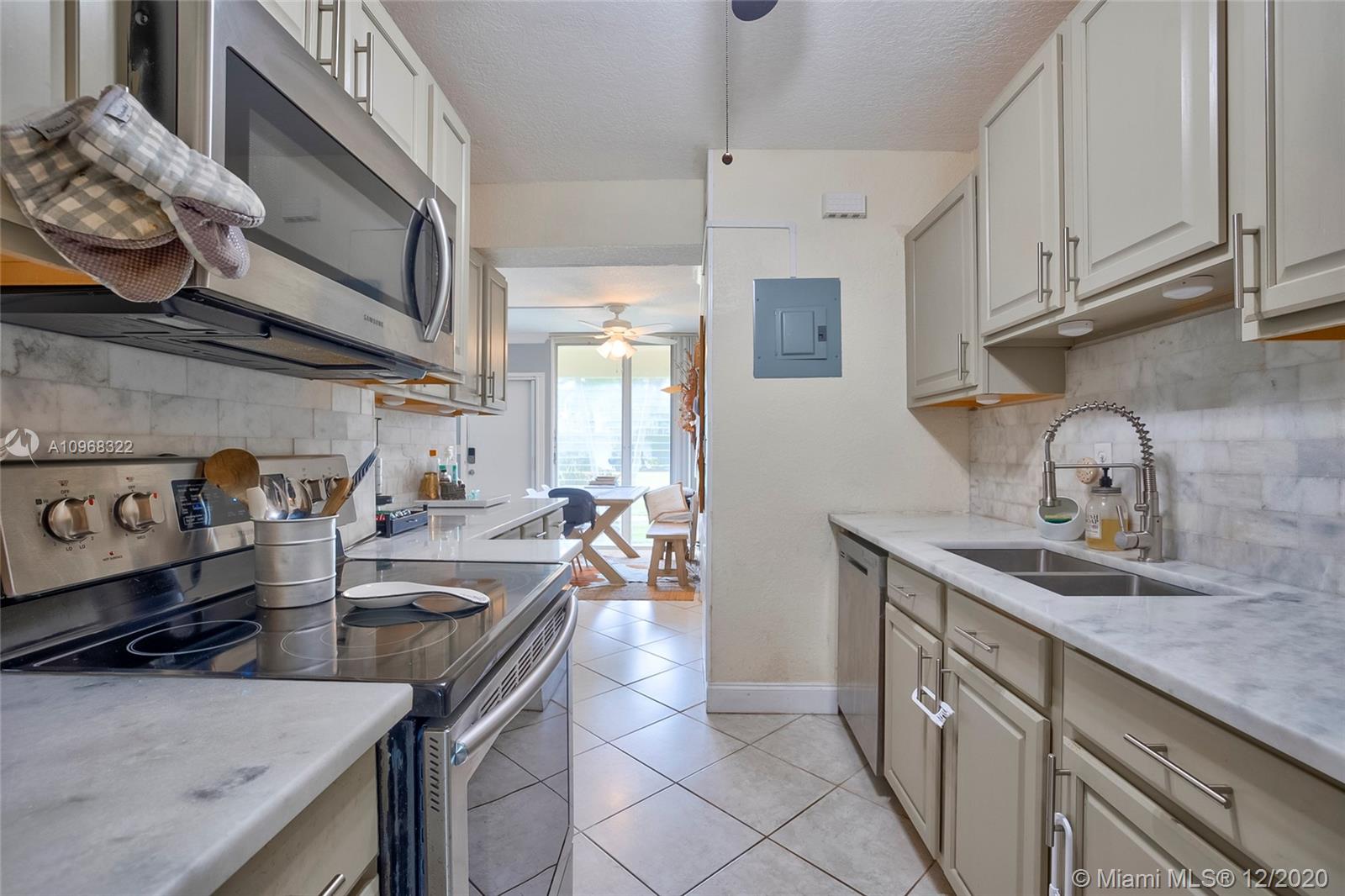 2755 Northeast 28th Avenue, Unit A4 Lighthouse Point, FL 33064 - Photo 9 of 37