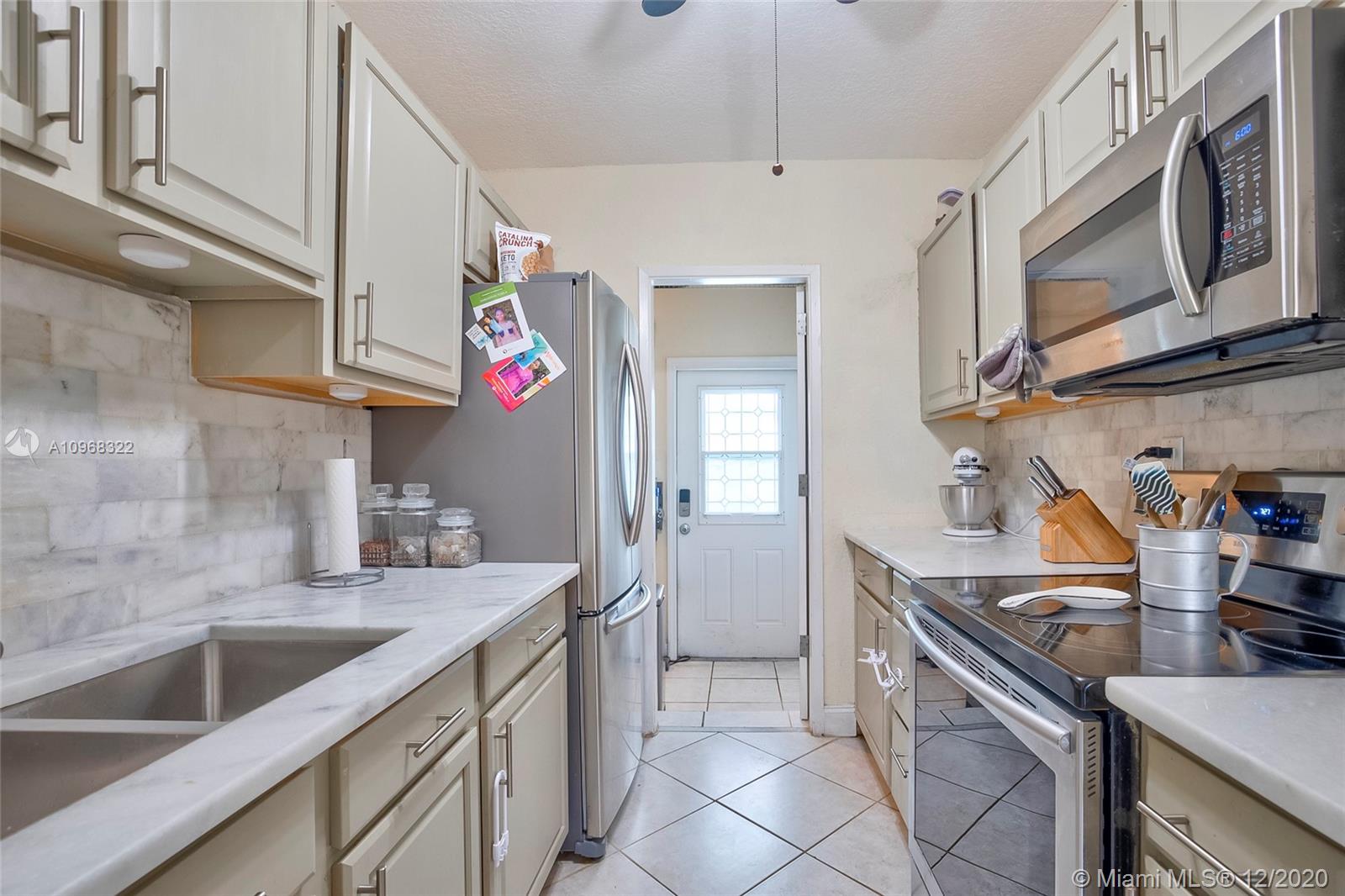 2755 Northeast 28th Avenue, Unit A4 Lighthouse Point, FL 33064 - Photo 10 of 37