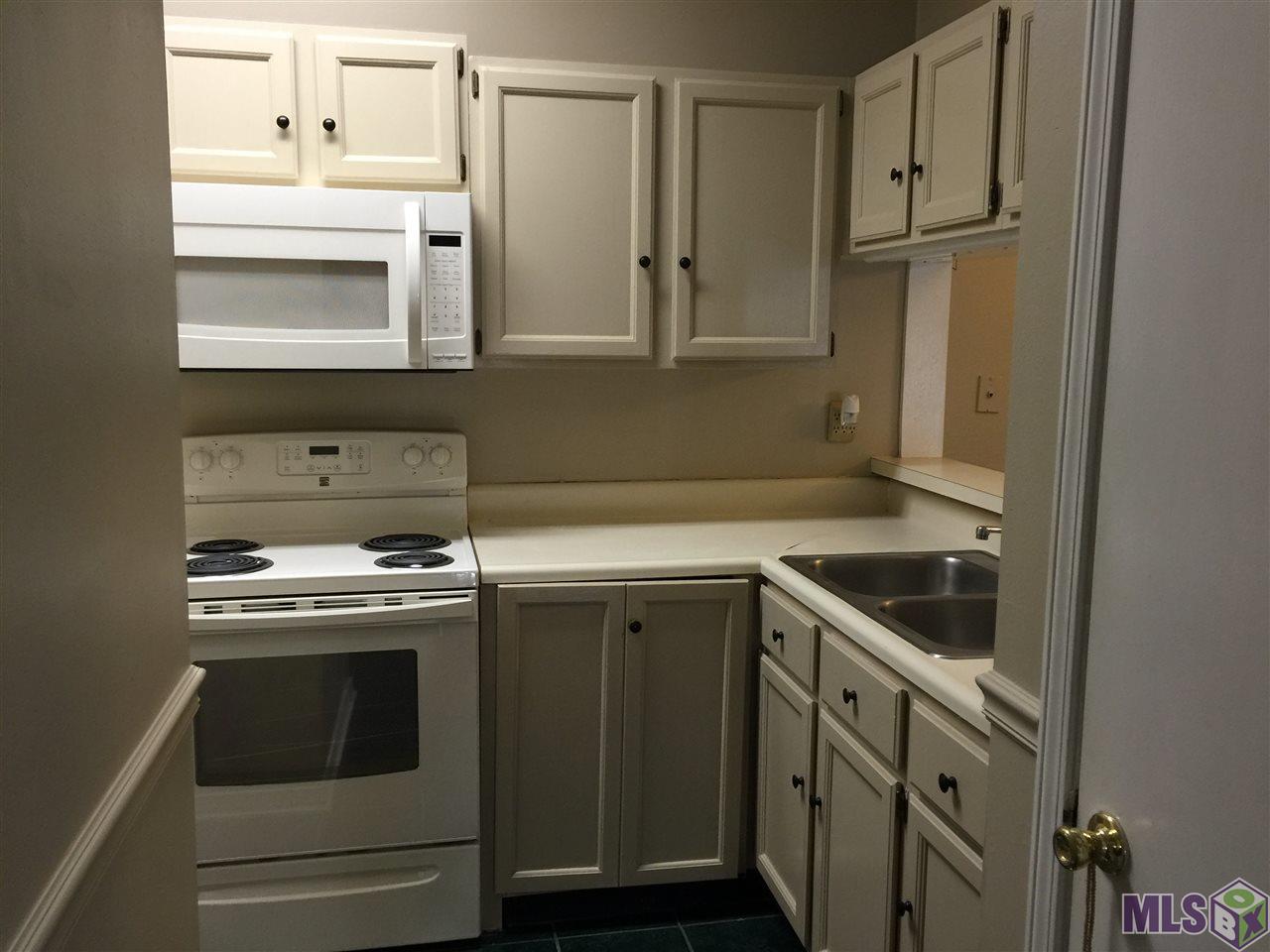 8500 Bluebonnet Boulevard, Unit 17 Baton Rouge, LA 70810 - Photo 4 of 11 Kitchen