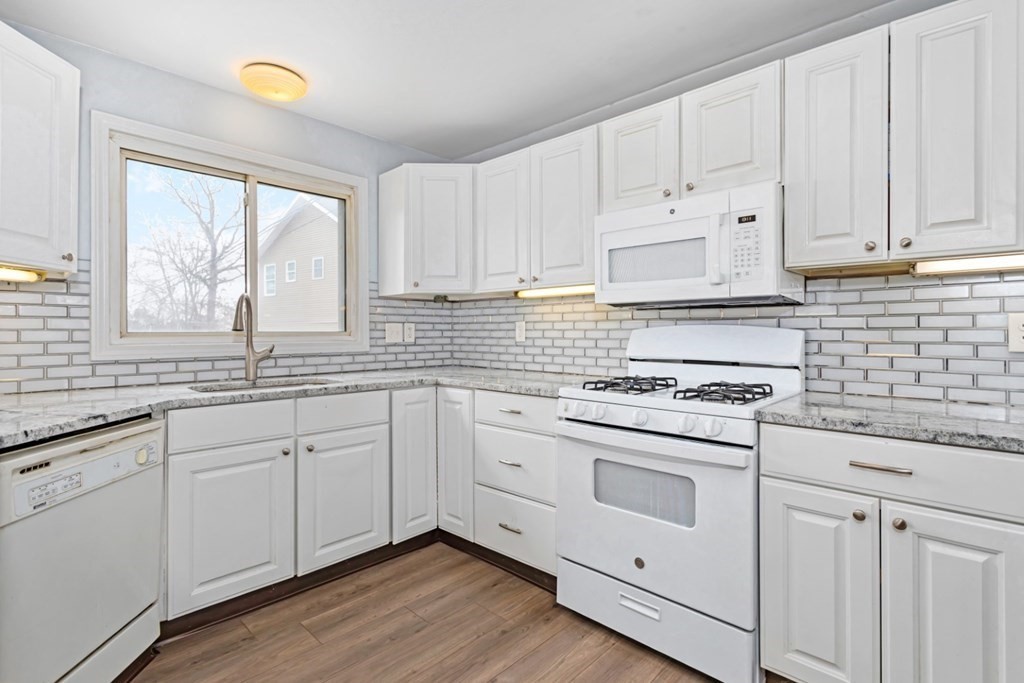 9 Highland Road Middleton, MA 01949 - Photo 14 of 25 Gallery Image 14