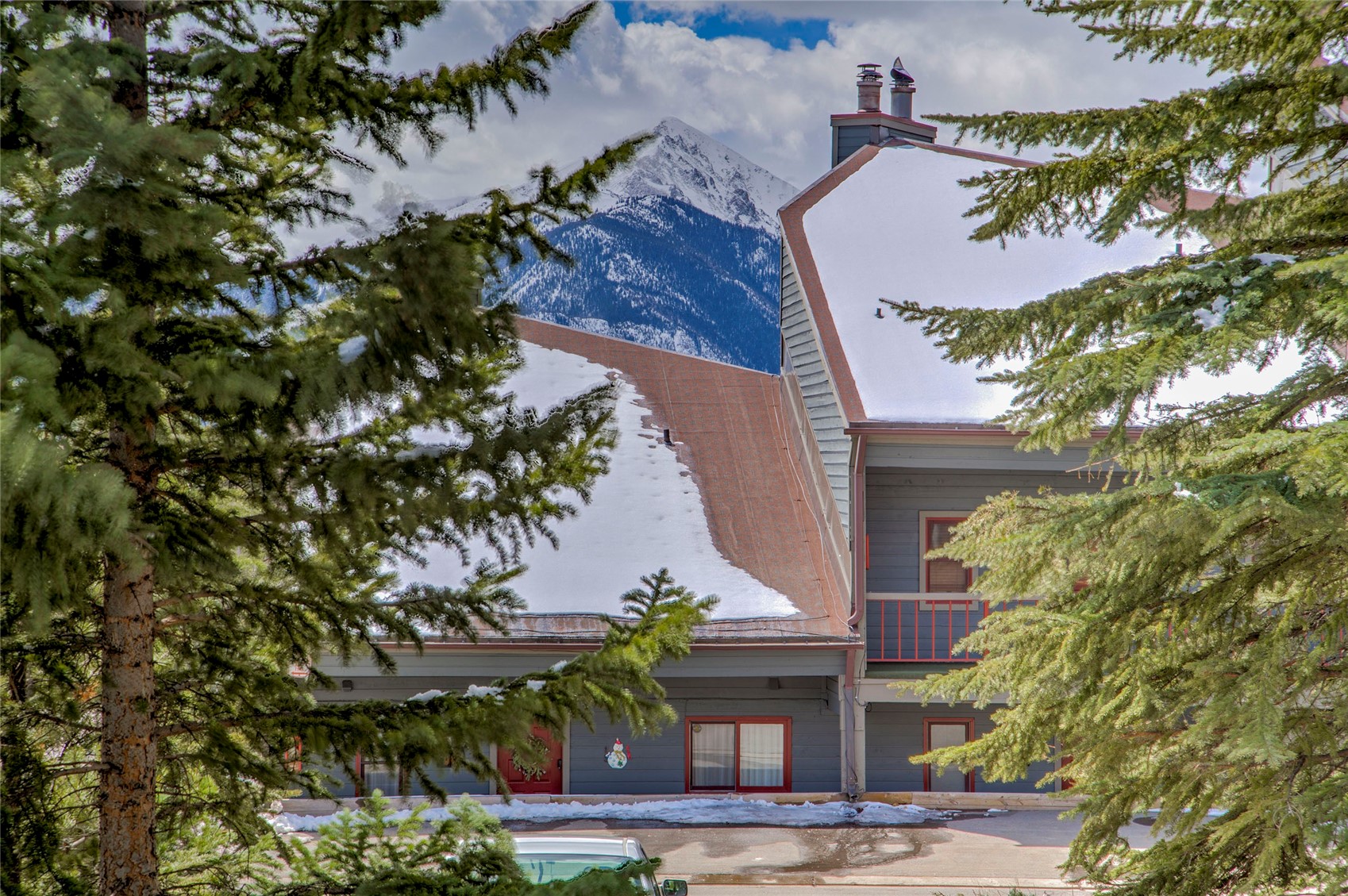 94300 Ryan Gulch Road, Unit 301 Silverthorne, CO 80498 - Photo 19 of 35 an aerial view of a house with a garden