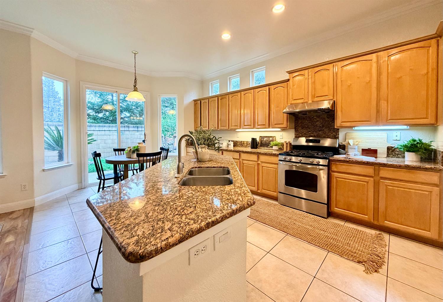 12104 Gold Pointe Lane Gold River, CA 95670 - Photo 9 of 50