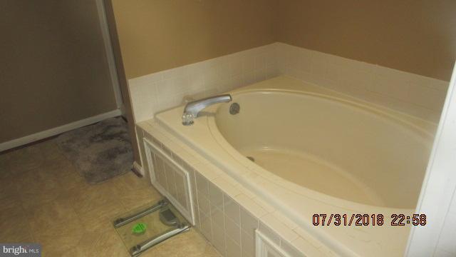 3811 Endicott Place Springdale, MD 20721 - Photo 11 of 12 Bath (Master)