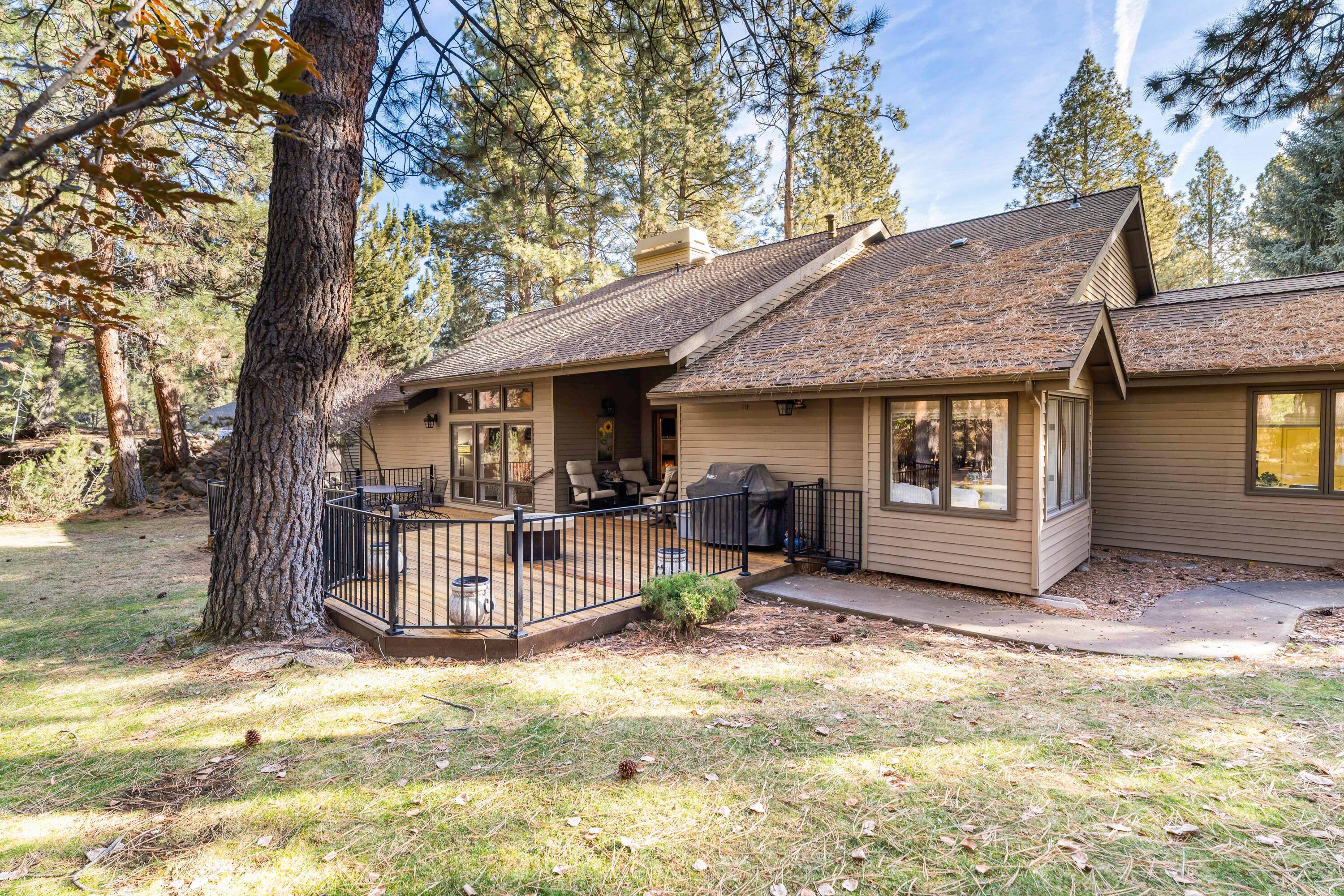 20388 Mission Ridge Court Bend, OR 97702 - Photo 28 of 46 40-Exterior