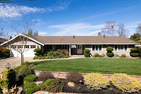 $1,995,000 | 136 Shuey Drive, Moraga, CA 94556