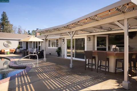 $1,995,000 | 136 Shuey Drive, Moraga, CA 94556