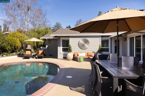 $1,995,000 | 136 Shuey Drive, Moraga, CA 94556