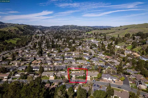 $1,995,000 | 136 Shuey Drive, Moraga, CA 94556