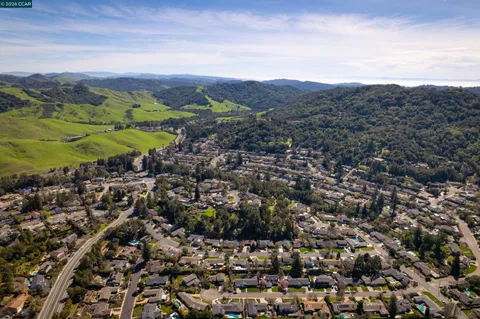 $1,995,000 | 136 Shuey Drive, Moraga, CA 94556
