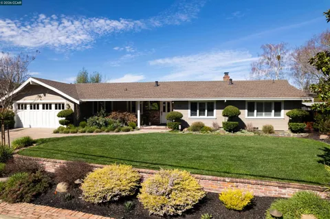 $1,995,000 | 136 Shuey Drive, Moraga, CA 94556