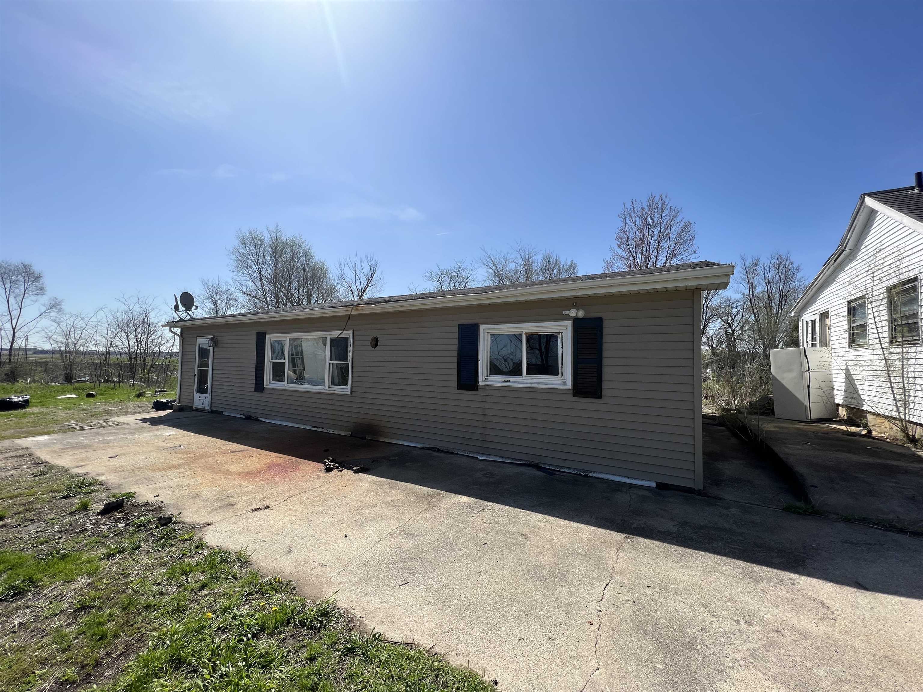 2857 Il Route Thomson, IL 61285 - Photo 4 of 30 a view of a house with a yard
