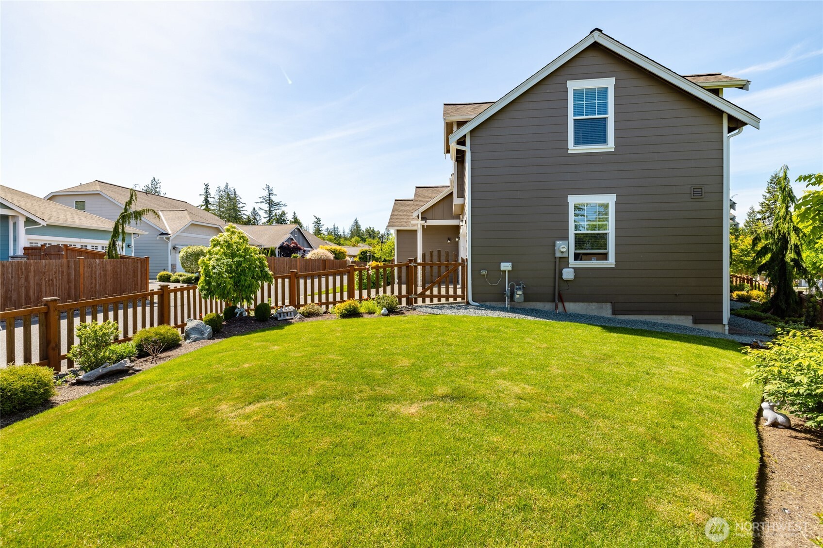 232 Sinclair Alley Mount Vernon, WA 98274 - Photo 26 of 33 a view of a house with backyard and porch