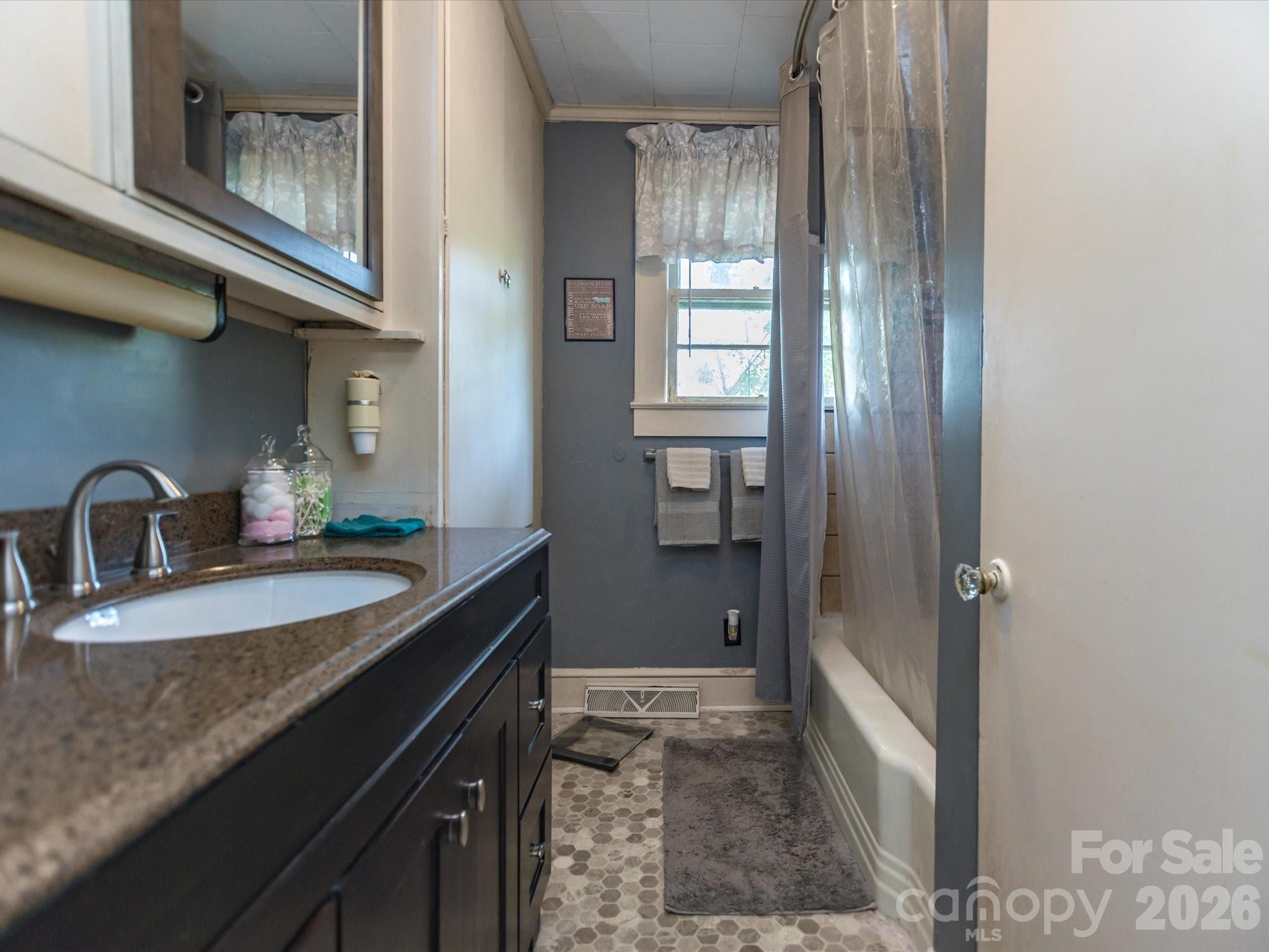 2111 Emmanuel Church Road Conover, NC 28613 - Photo 11 of 40