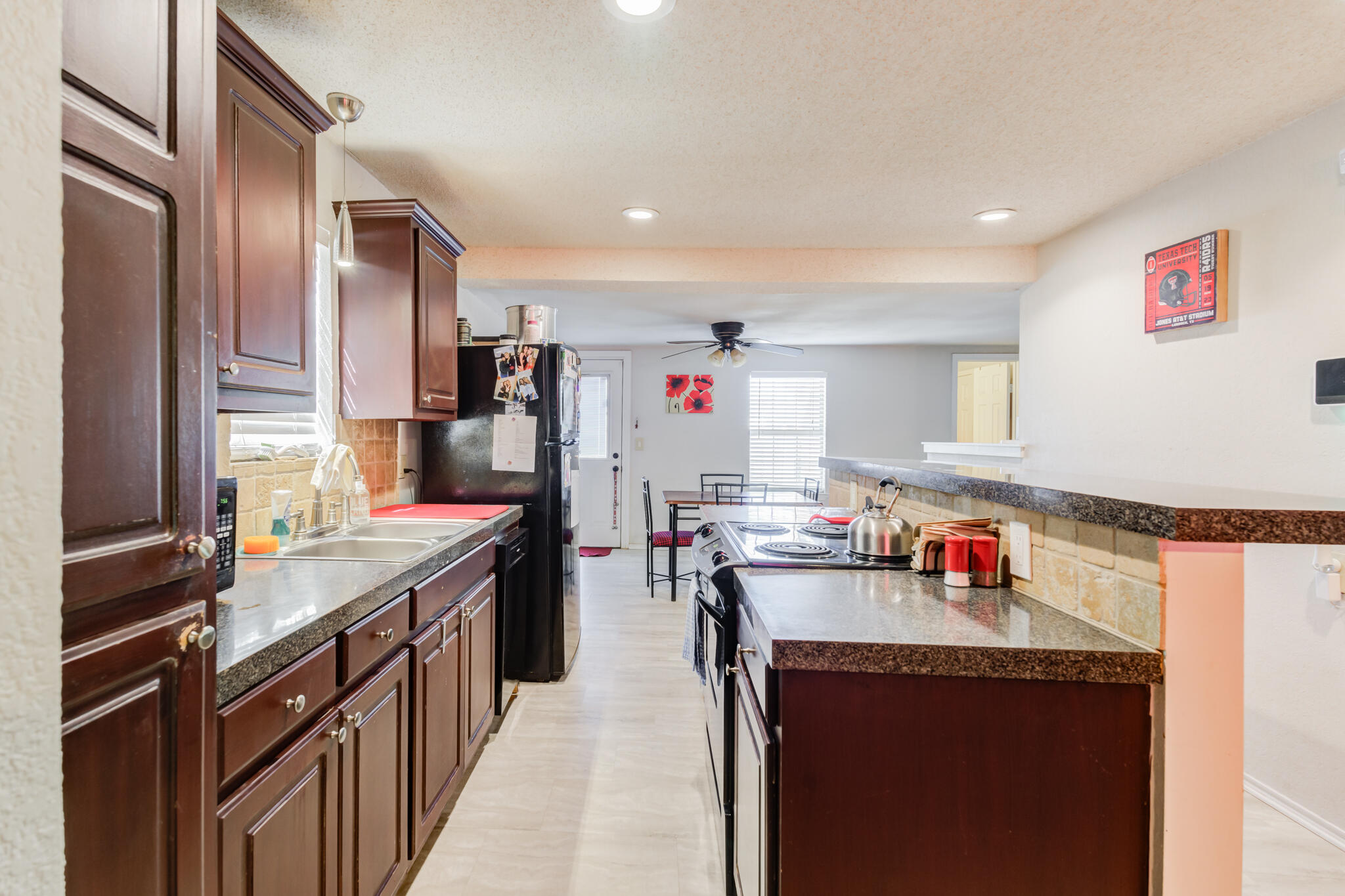 2014 37th Street Lubbock, TX 79412 - Photo 8 of 36 DSC03958_59_60
