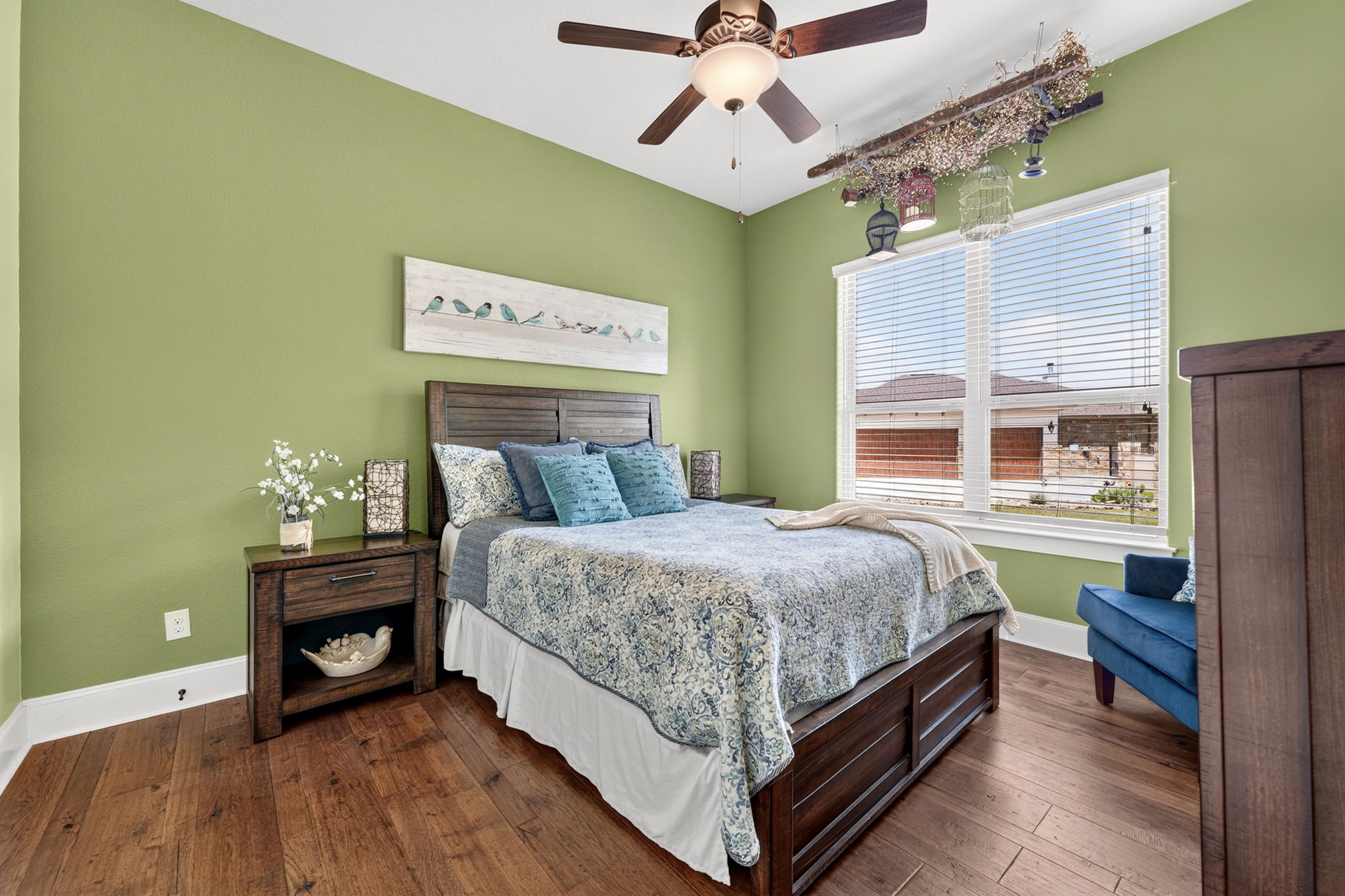 105 Coopers Hill Road Georgetown, TX 78633 - Photo 27 of 40 a bedroom with a bed and a table