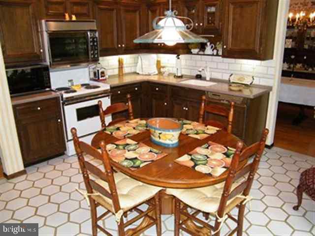 7740 Jonestown Road Harrisburg, PA 17112 - Photo 10 of 17 Gallery Image 10