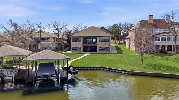 $1,550,000 | 101 Manito Cove, Lake Kiowa, TX 76240
