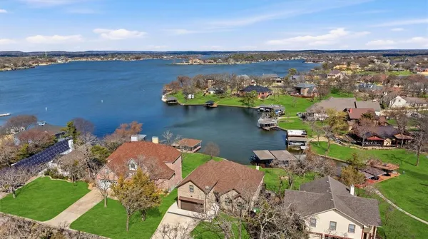 $1,550,000 | 101 Manito Cove, Lake Kiowa, TX 76240