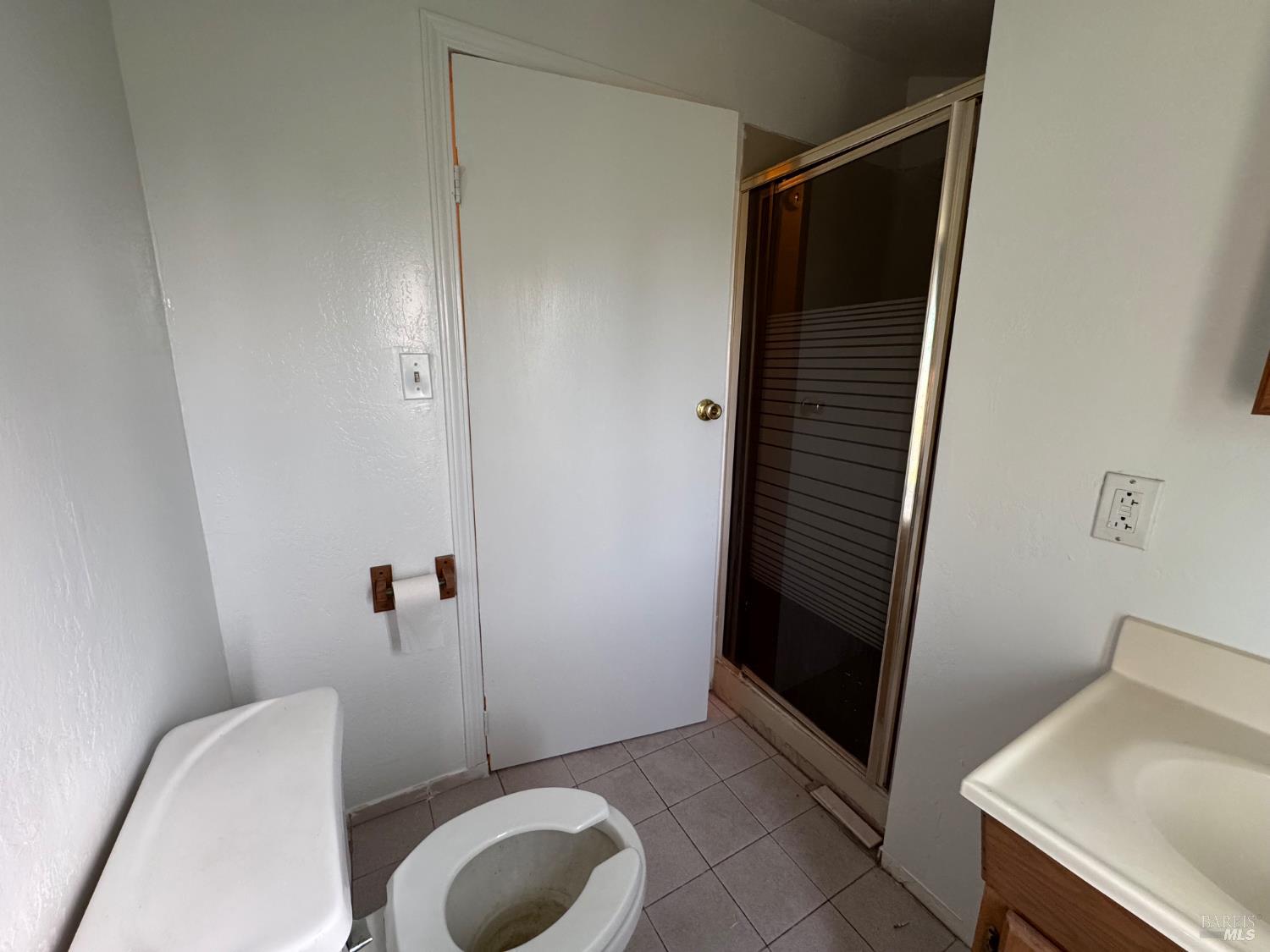 4553 Stony Point Road Santa Rosa, CA 95407 - Photo 14 of 26 Upstairs bathroom