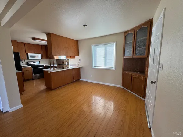 $825,000 | 4553 Stony Point Road, Santa Rosa, CA 95407