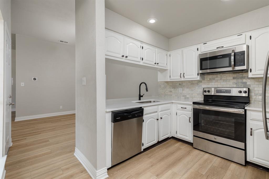 9703 Springtree Lane Dallas, TX 75243 - Photo 10 of 26 Gallery Image 10