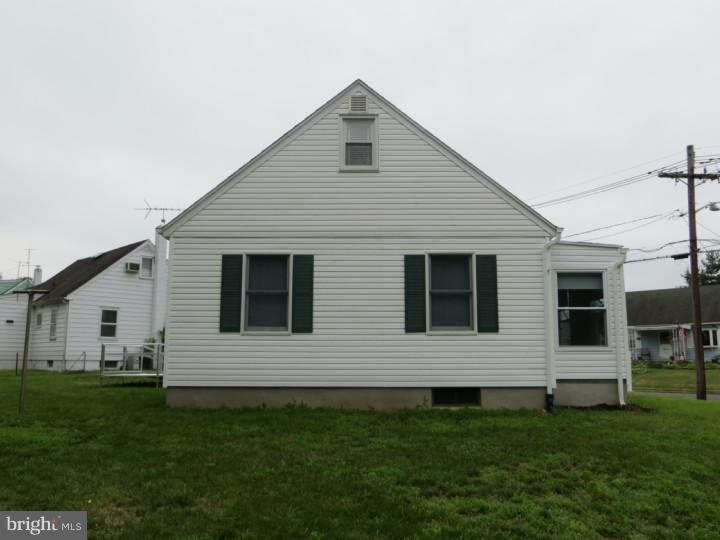 38 Collins Road Hamilton, NJ 08619 - Photo 18 of 20 Exterior Side