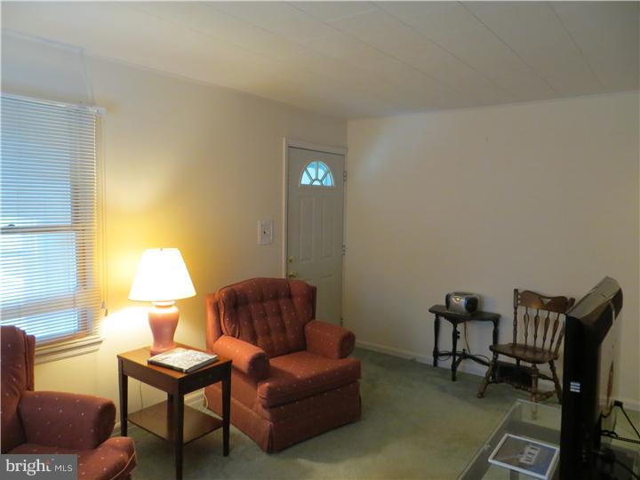 38 Collins Road Hamilton, NJ 08619 - Photo 3 of 20 Living Room